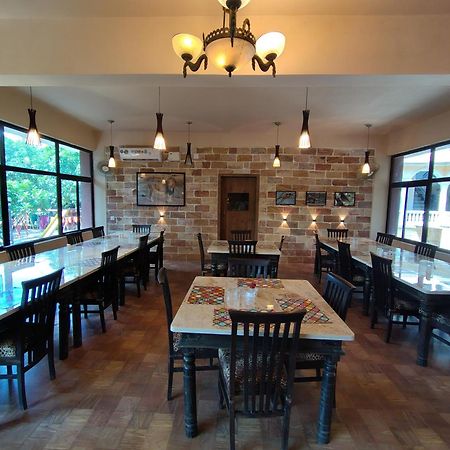 Gir Lions Paw Resort With Swimming Pool Sasan Gir Exterior foto